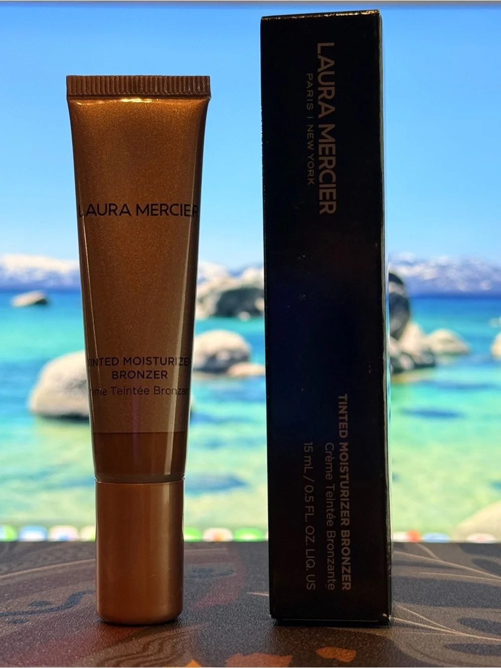 Laura Mercier Tinted Moisturizer Bronzer in Sunstone shade 05